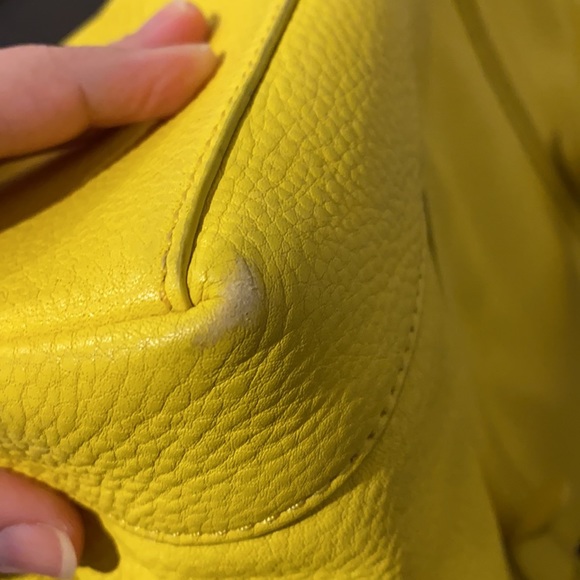 Tory Burch Lemon Yellow Medium Sized Purse - Picture 10 of 11